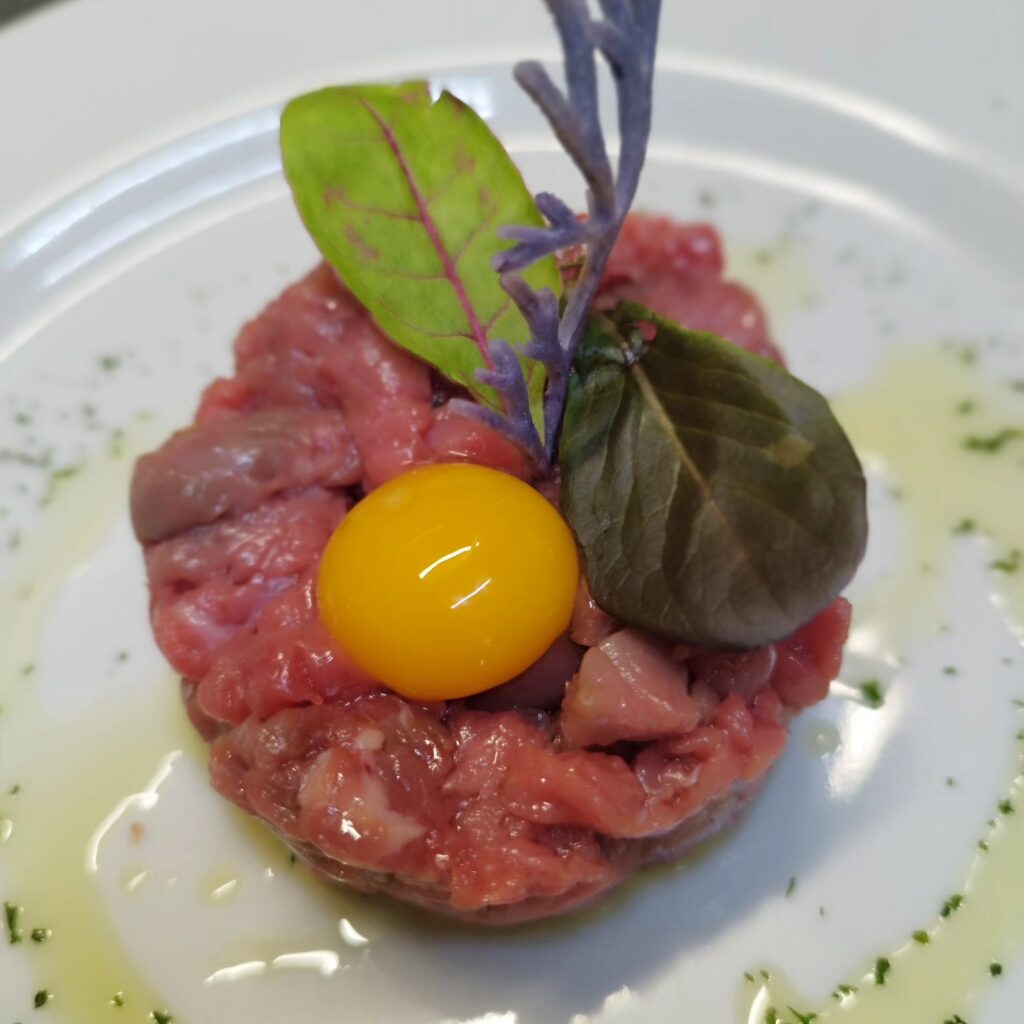 Scopri i miei piatti - Tartare di chianina con uovo di quaglia