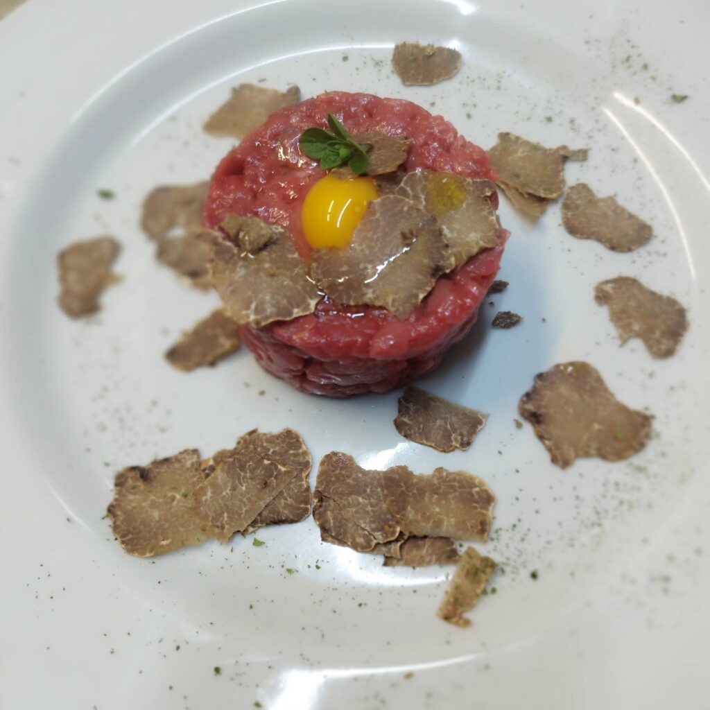 Scopri i miei piatti - Tartare di chianina con tartufo